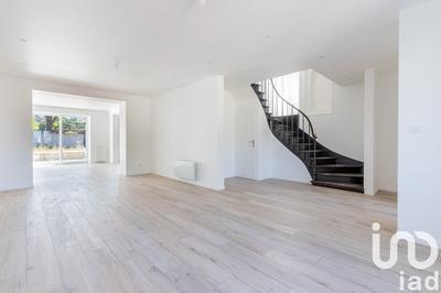 Maison - 216 m² - 7 pièces