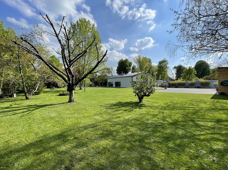 Maison - 300 m² - 7 pièces