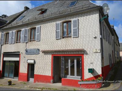 Maison - 230 m² - 7 pièces