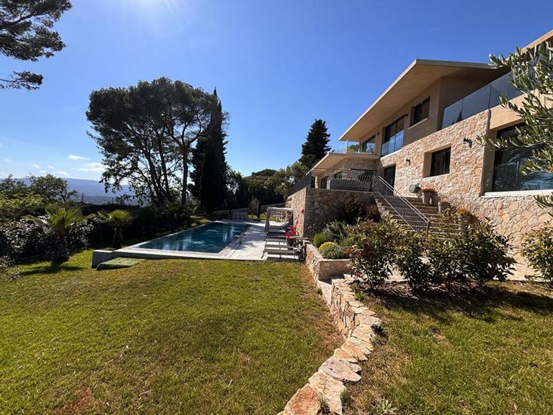 Villa - 370 m² - 7 pièces