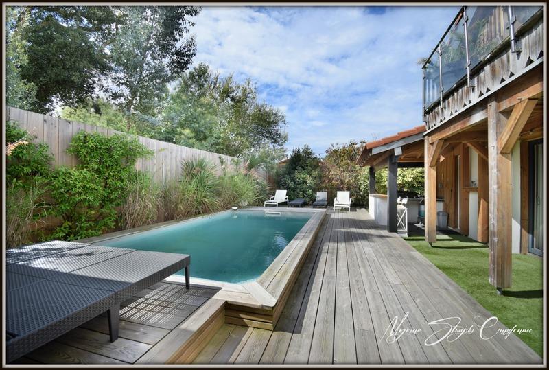 Maison - 306 m² - 8 pièces