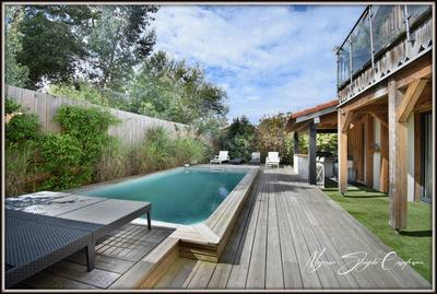 Maison - 306 m² - 8 pièces