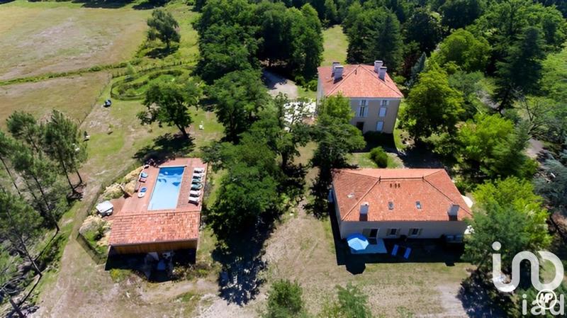 Maison - 729 m² - 23 pièces