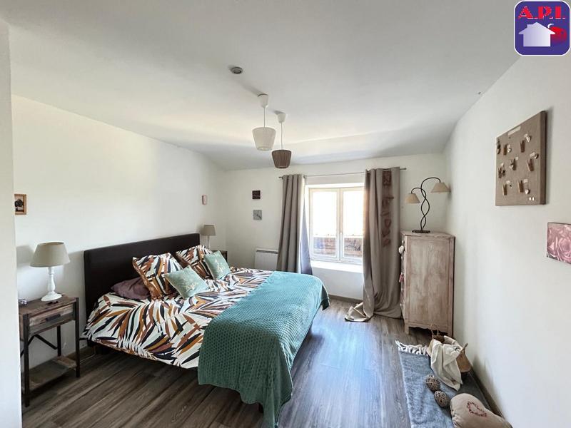 Maison - 228 m² - 8 pièces