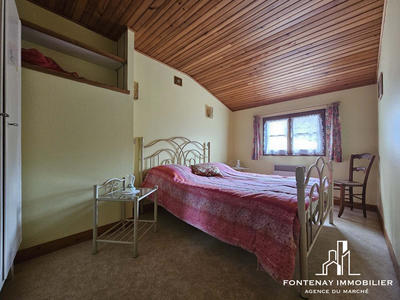 Maison - 220 m² - 11 pièces