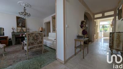 Maison - 250 m² - 9 pièces