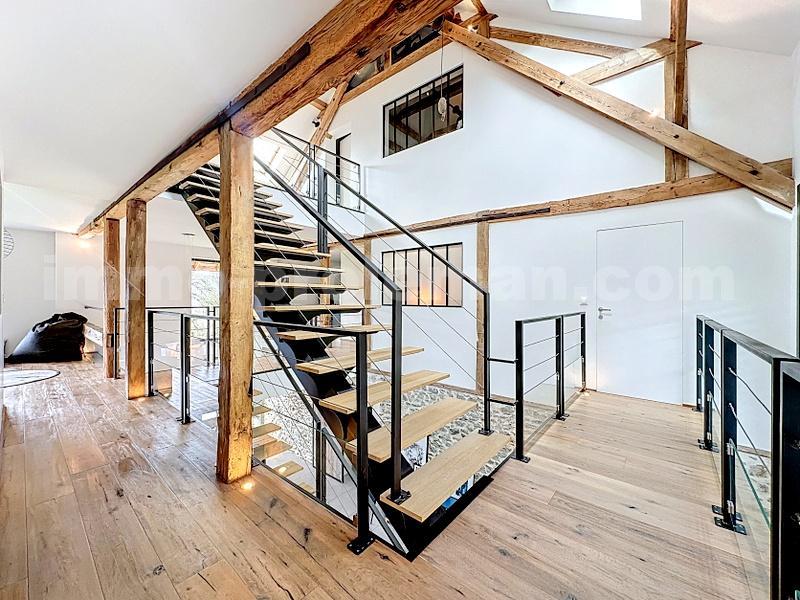 Maison - 486 m² - 8 pièces