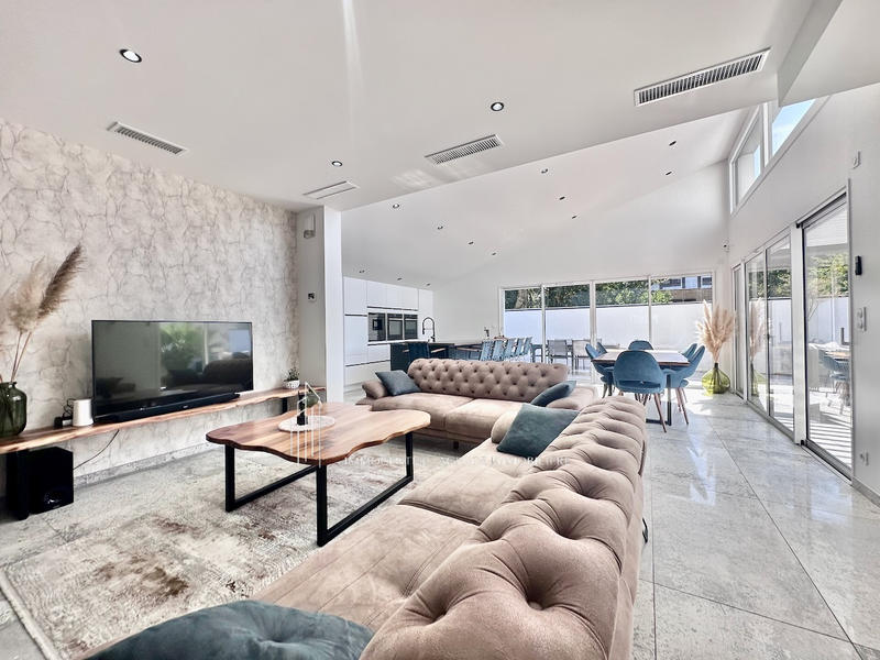 Villa - 165 m² - 6 pièces