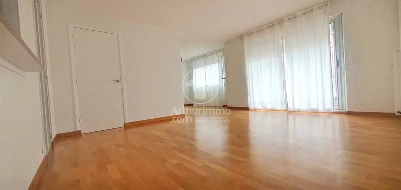 Appartement - 95 m² - 5 pièces
