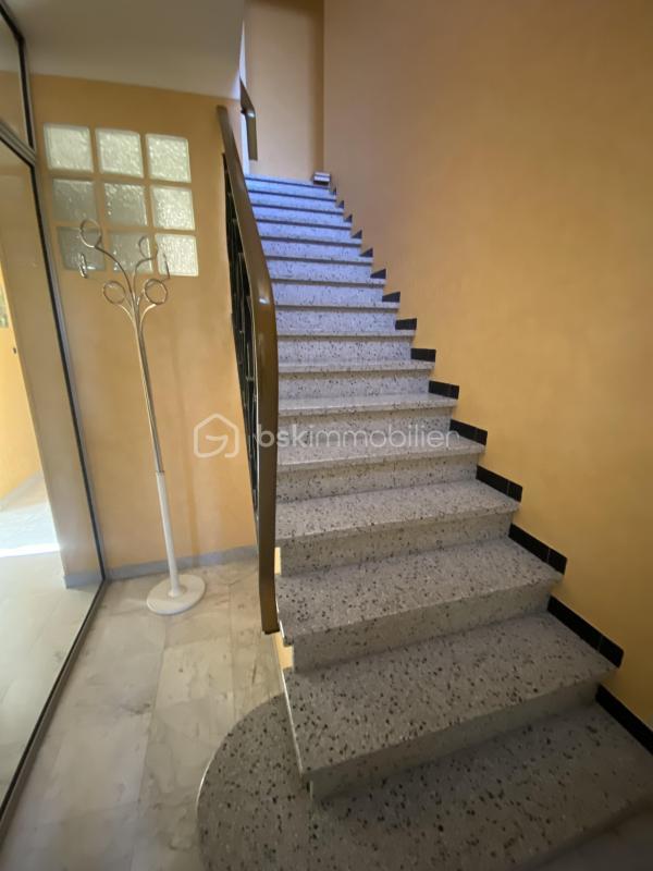 Maison - 186 m² - 7 pièces