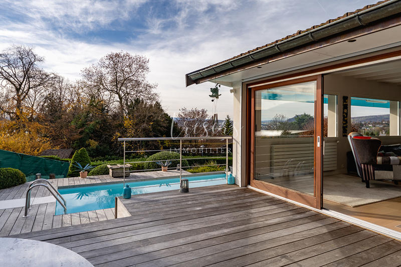 Villa - 235 m² - 8 pièces