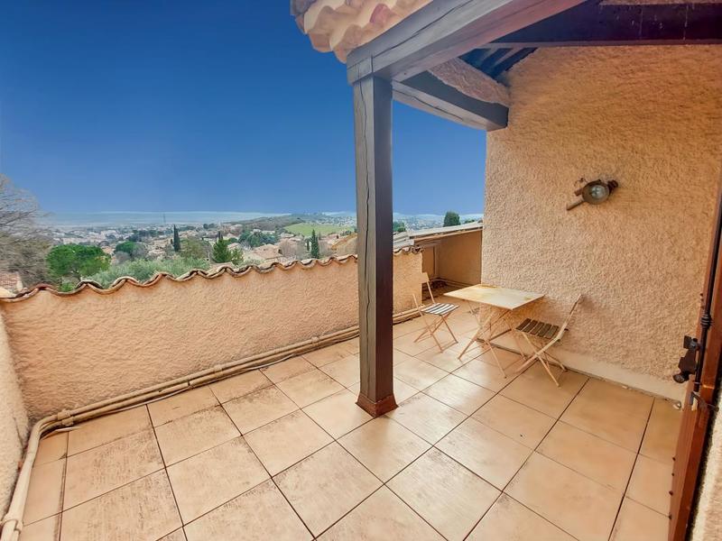 Propriété - 252 m² - 9 pièces