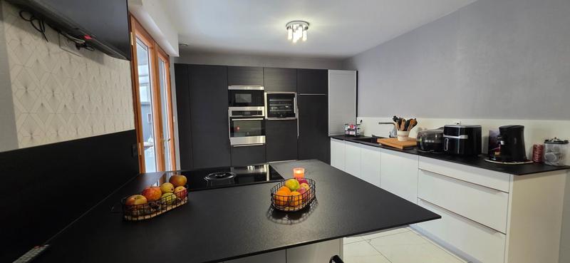 Maison - 190 m² - 6 pièces