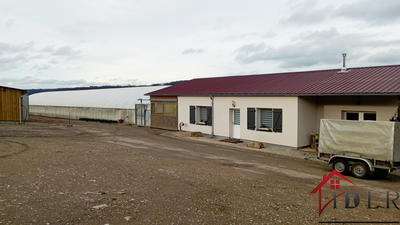 Local d'activités - 80 000 m²