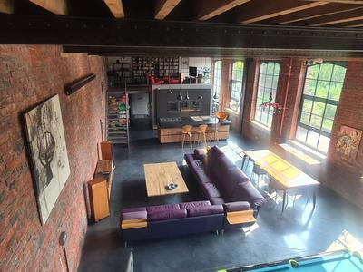 Loft - 286 m² - 4 pièces