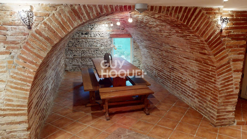 Maison - 340 m² - 8 pièces