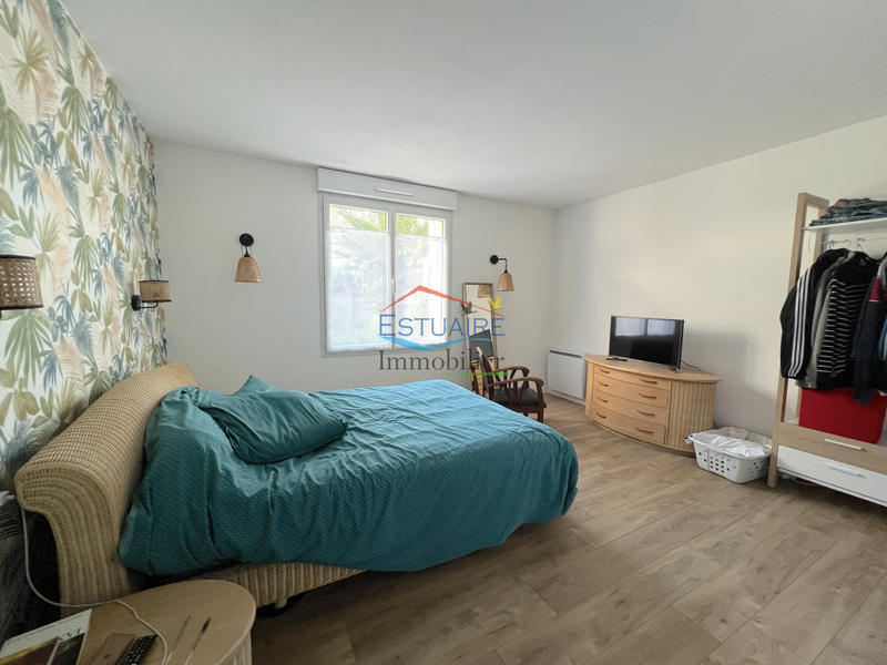 Maison traditionnelle - 220 m² - 8 pièces