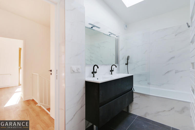 Maison - 158 m² - 7 pièces