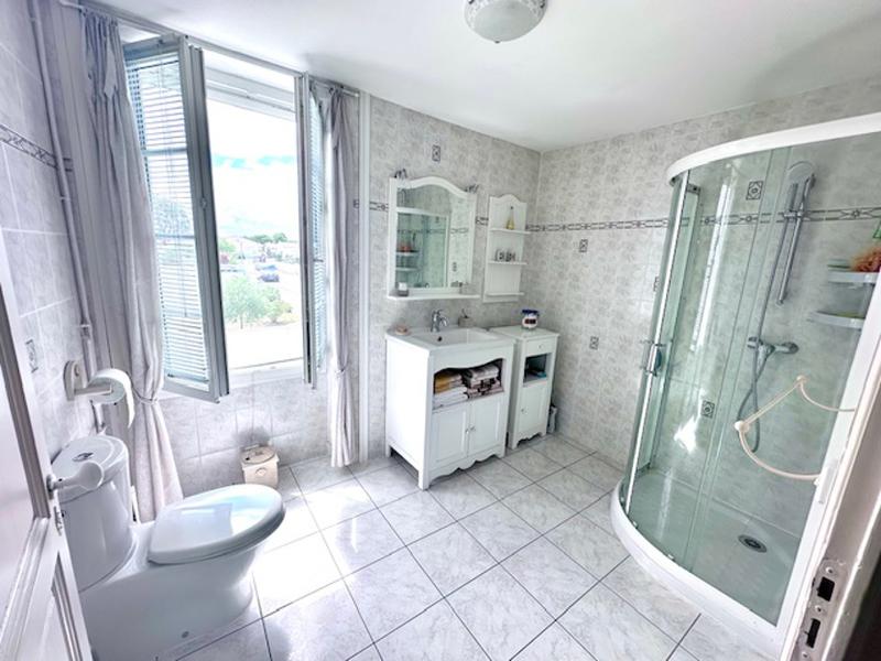 Maison - 180 m² - 8 pièces