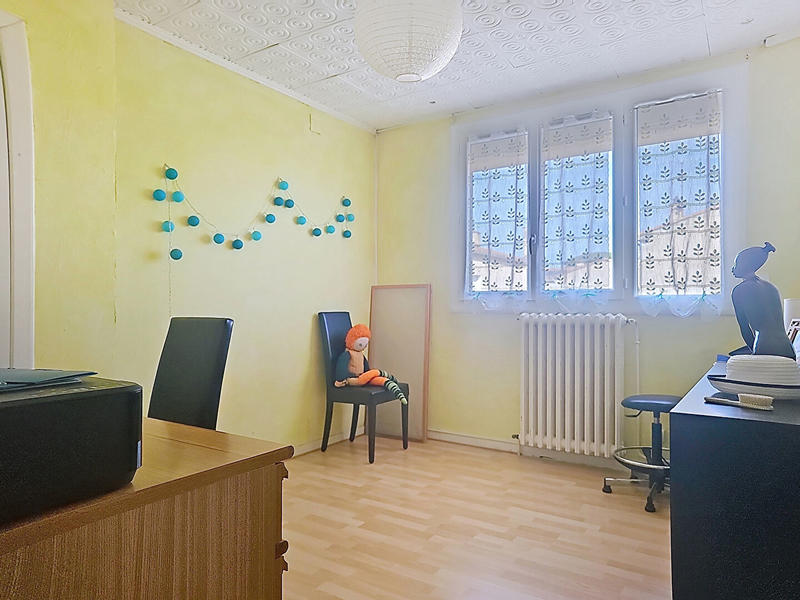 Maison - 90 m² - 5 pièces