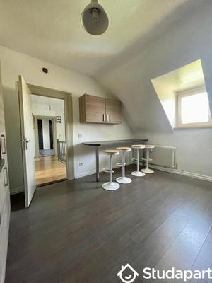 Chambre - 13 m² - 1 pièce