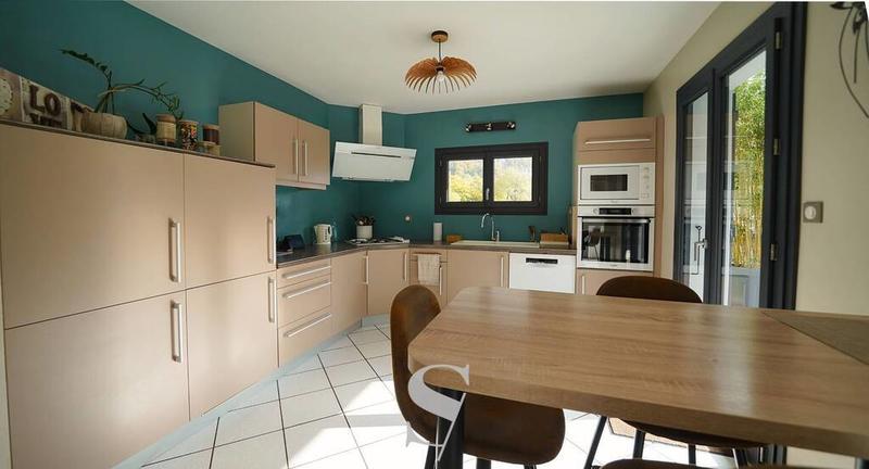 Maison - 111 m² - 6 pièces