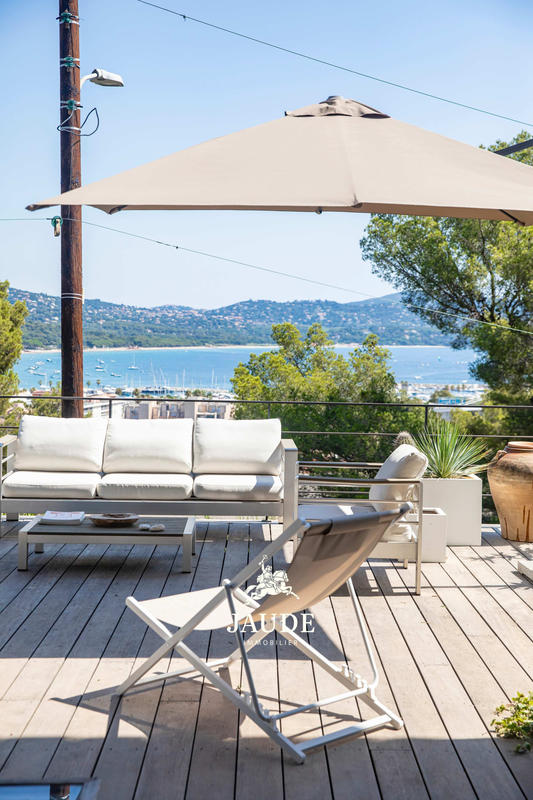 Villa - 240 m² - 6 pièces