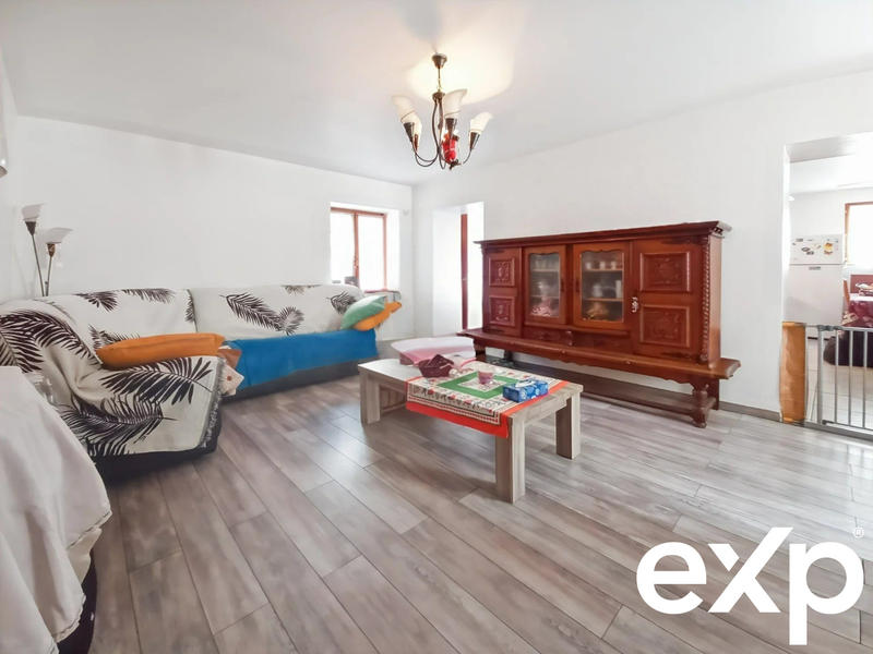 Maison - 104 m² - 4 pièces