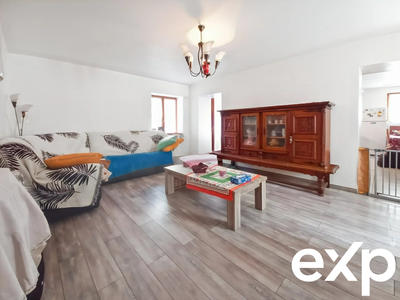 Maison - 104 m² - 4 pièces