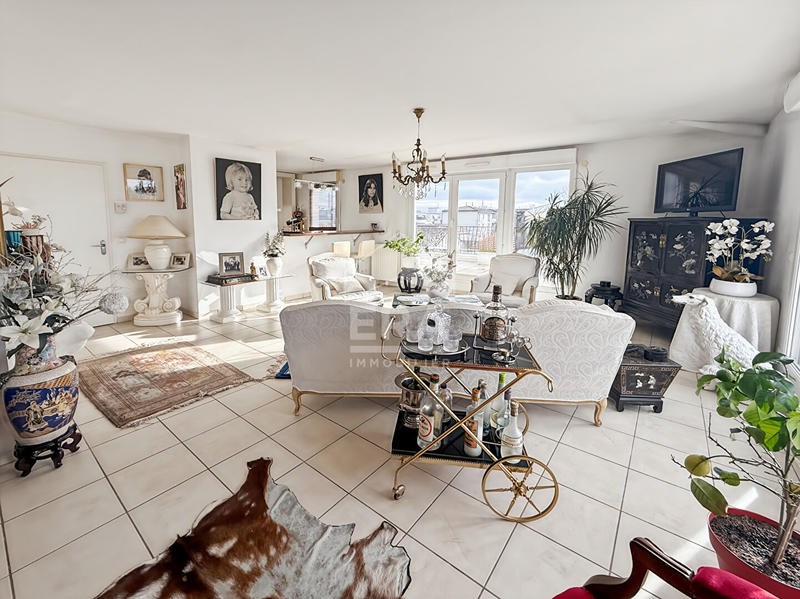 Appartement - 94 m² - 4 pièces