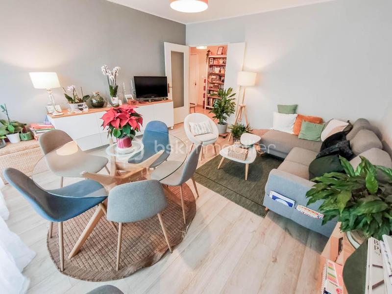 Appartement - 70 m² - 3 pièces