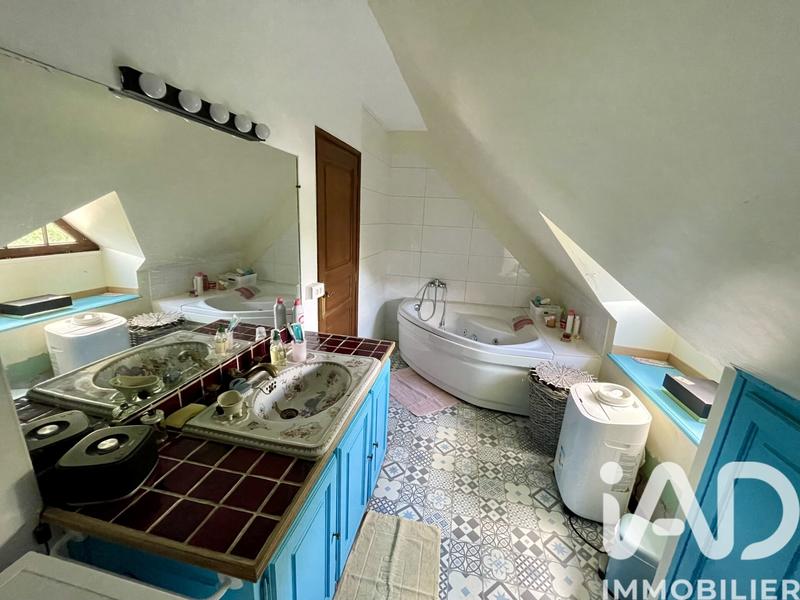 Maison - 220 m² - 8 pièces