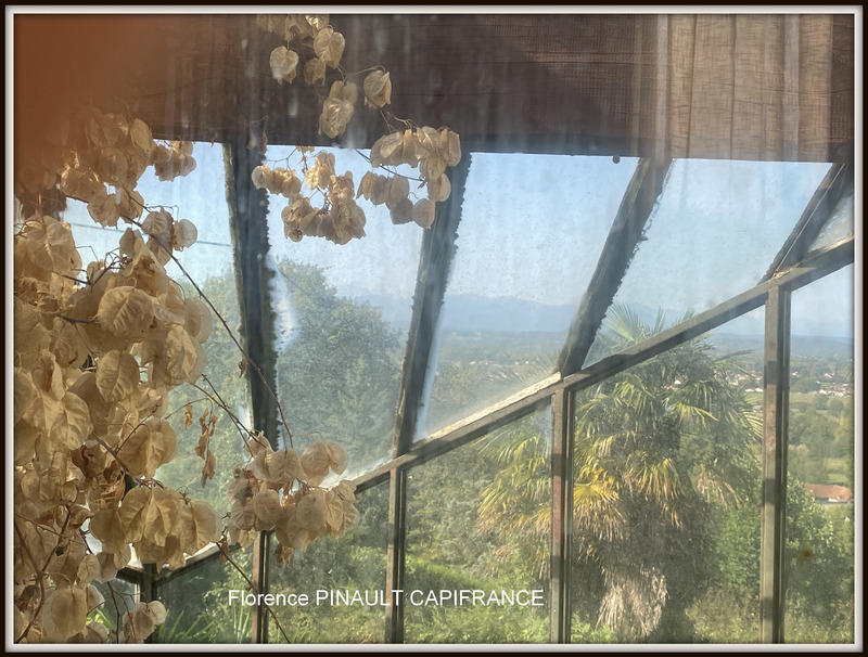 Maison - 225 m² - 8 pièces