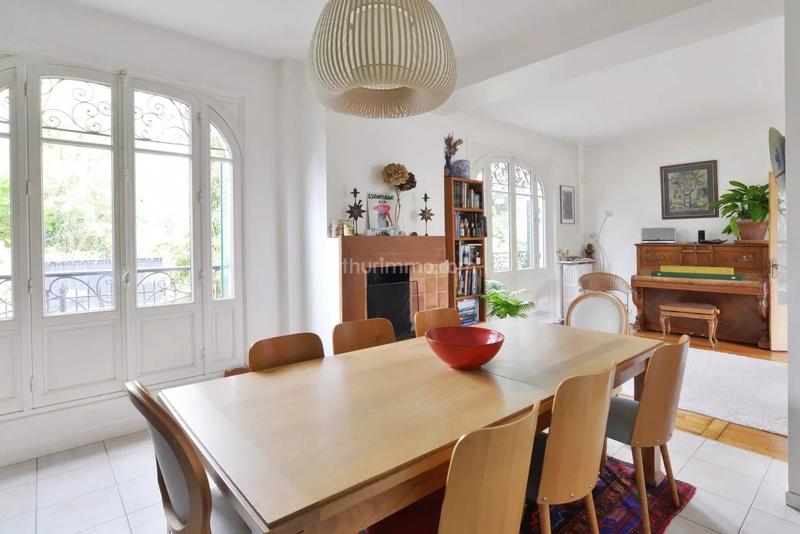 Maison - 160 m² - 8 pièces