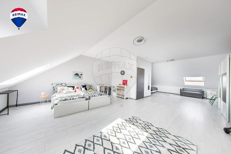 Appartement - 181 m² - 6 pièces