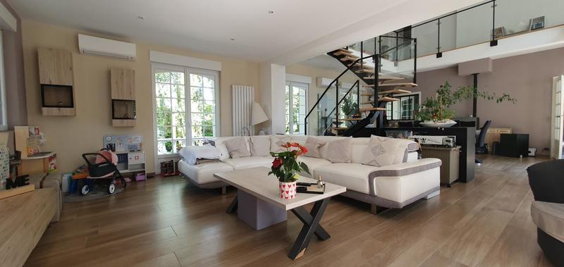 Maison - 205 m² - 4 pièces