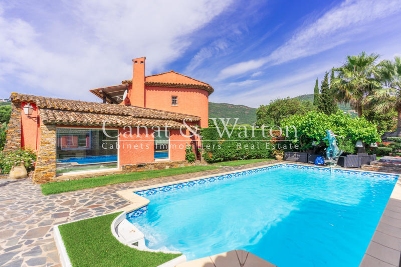 Villa - 250 m² - 7 pièces