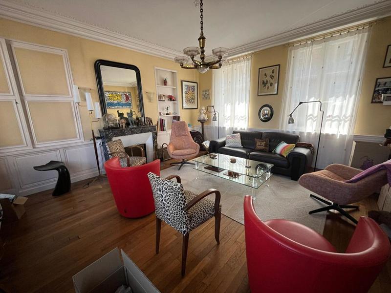 Maison - 200 m² - 7 pièces