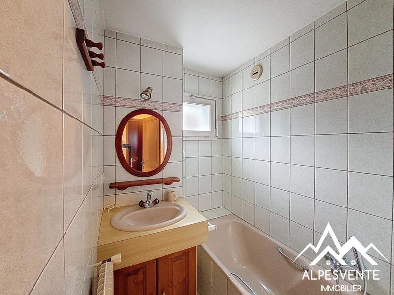 Maison - 225 m² - 10 pièces