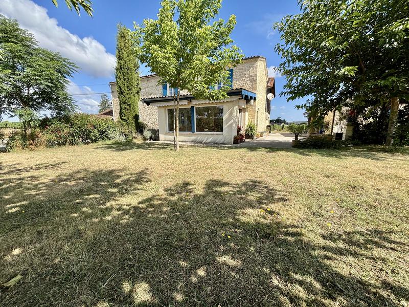 Maison en pierre - 200 m² - 6 pièces