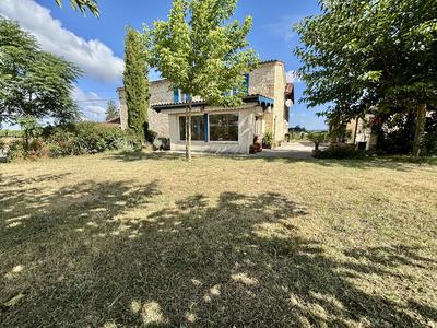 Maison en pierre - 200 m² - 6 pièces