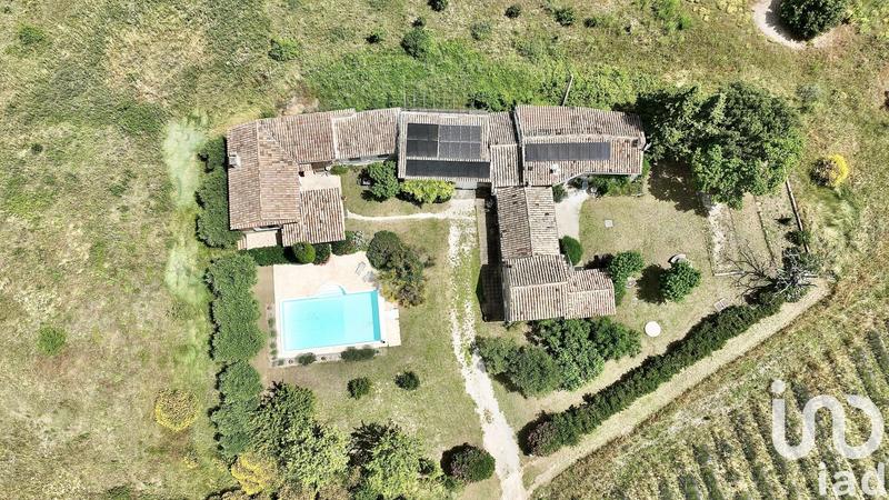 Maison - 241 m² - 10 pièces