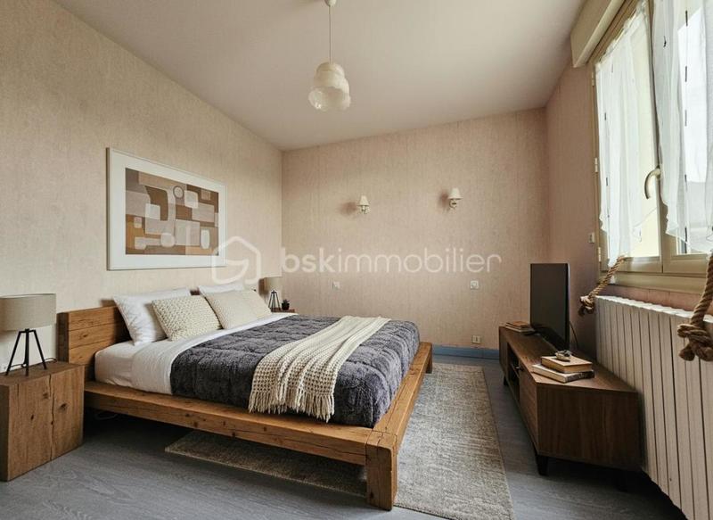 Maison traditionnelle - 140 m² - 6 pièces