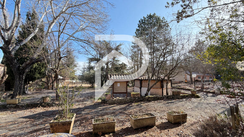 Terrain - 23 000 m²