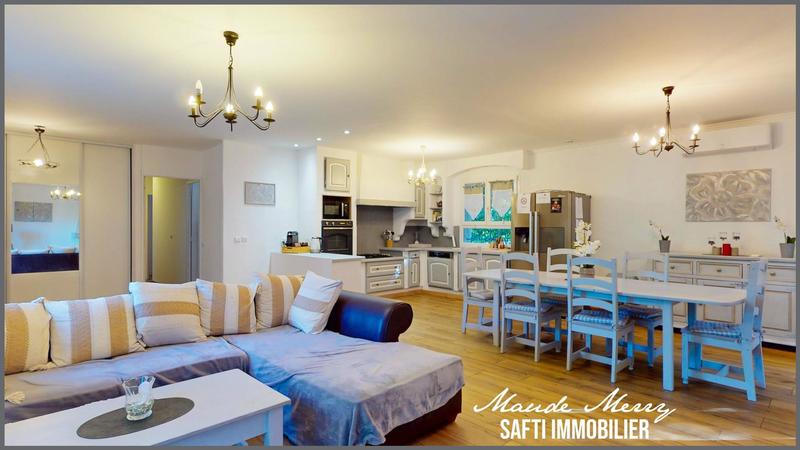 Villa - 160 m² - 8 pièces