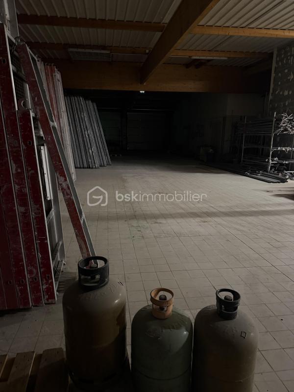 Local commercial - 941 m² - 7 pièces