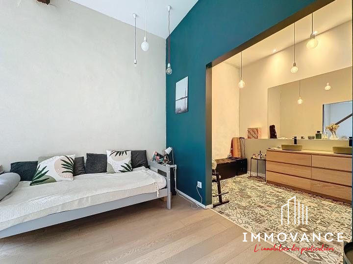 Maison - 335 m² - 8 pièces