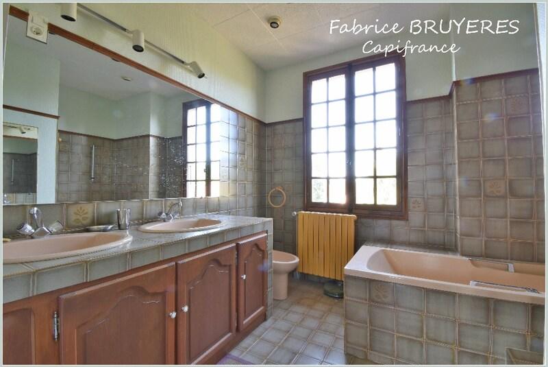 Maison - 180 m² - 8 pièces