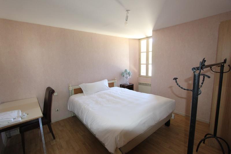 Maison en pierre - 163 m² - 9 pièces