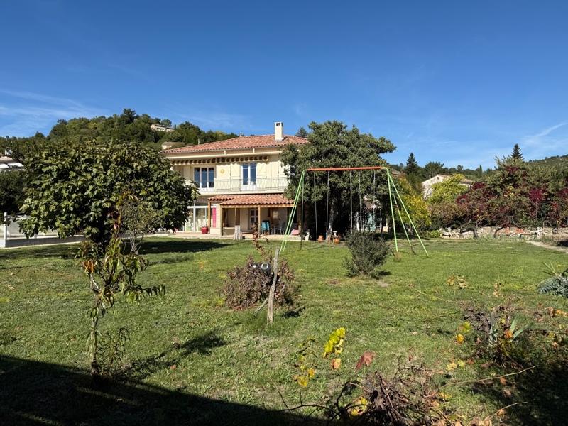 Maison - 152 m² - 5 pièces